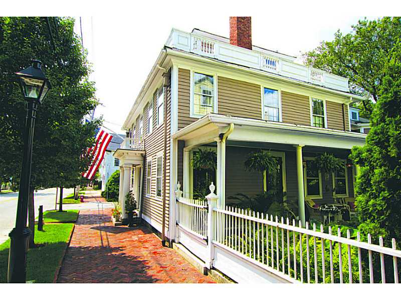 56 MAIN ST, North Kingstown, RI, 02852, Wickford Village Mansions