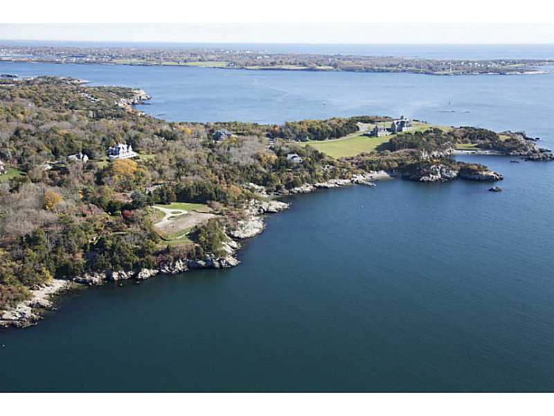 196 Highland Dr, Jamestown, RI, 02835, Oceanfront / Mackerel Cove
