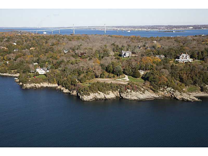 196 Highland Dr, Jamestown, RI, 02835, Oceanfront / Mackerel Cove