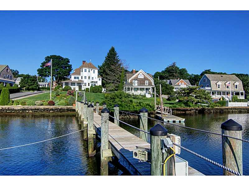 15 BAYSIDE AV, Warwick, RI, 02888, Pawtuxet Village Waterfront Mott