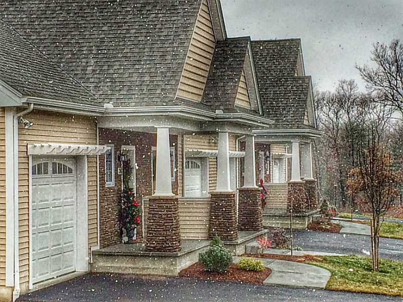 2 NICOLE CIR D, D, Smithfield, RI, 02917, Dean Pines Condominium